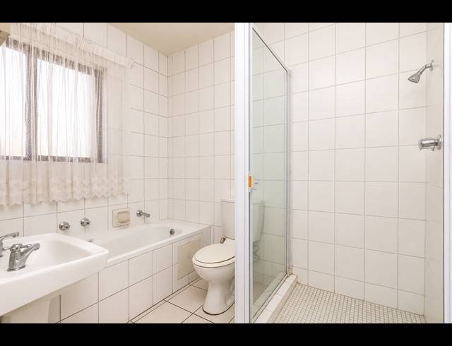 1 BEDROOM APARTMENT FOR SALE IN ELTONHILL